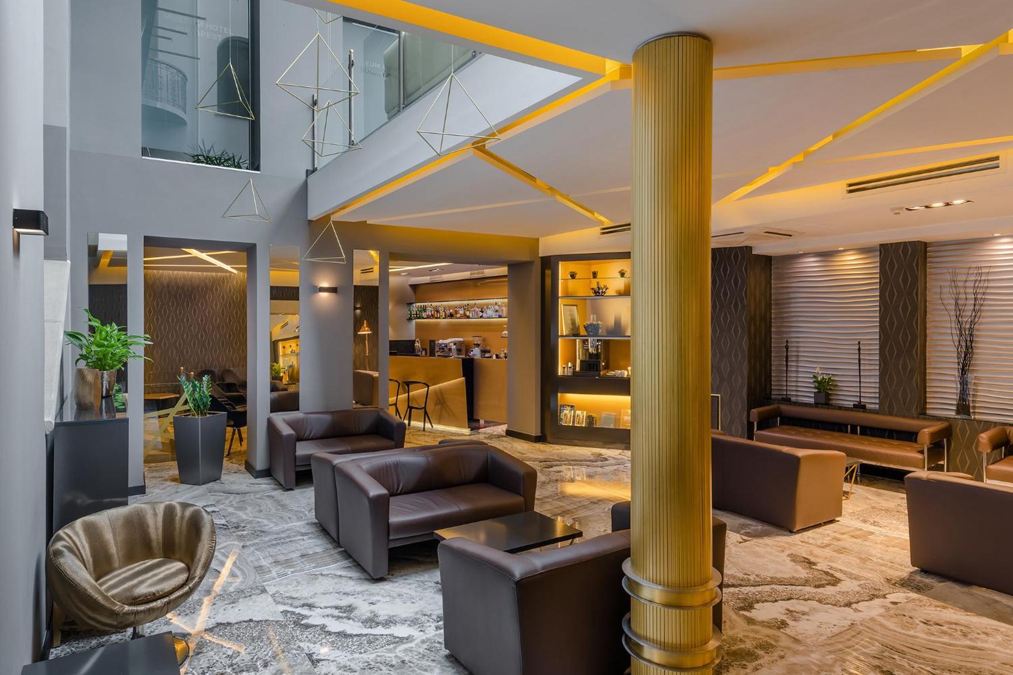 Hotel Museum 4*